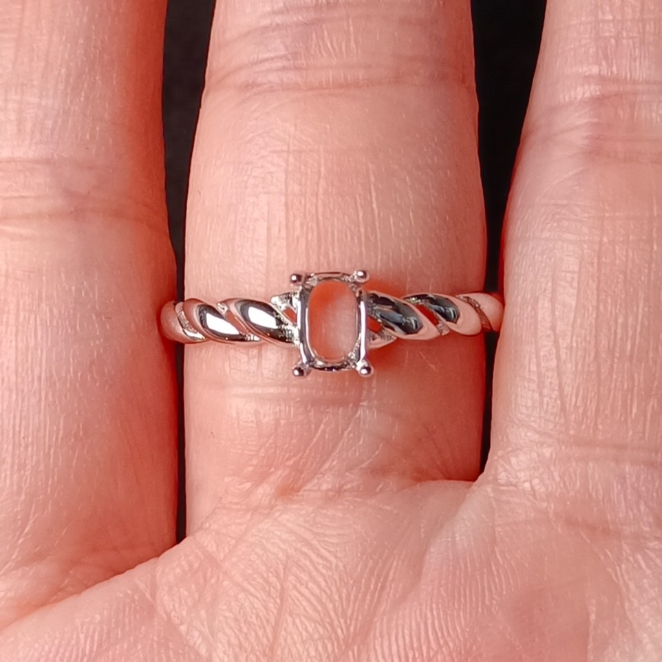 女戒方形4*6mm空托