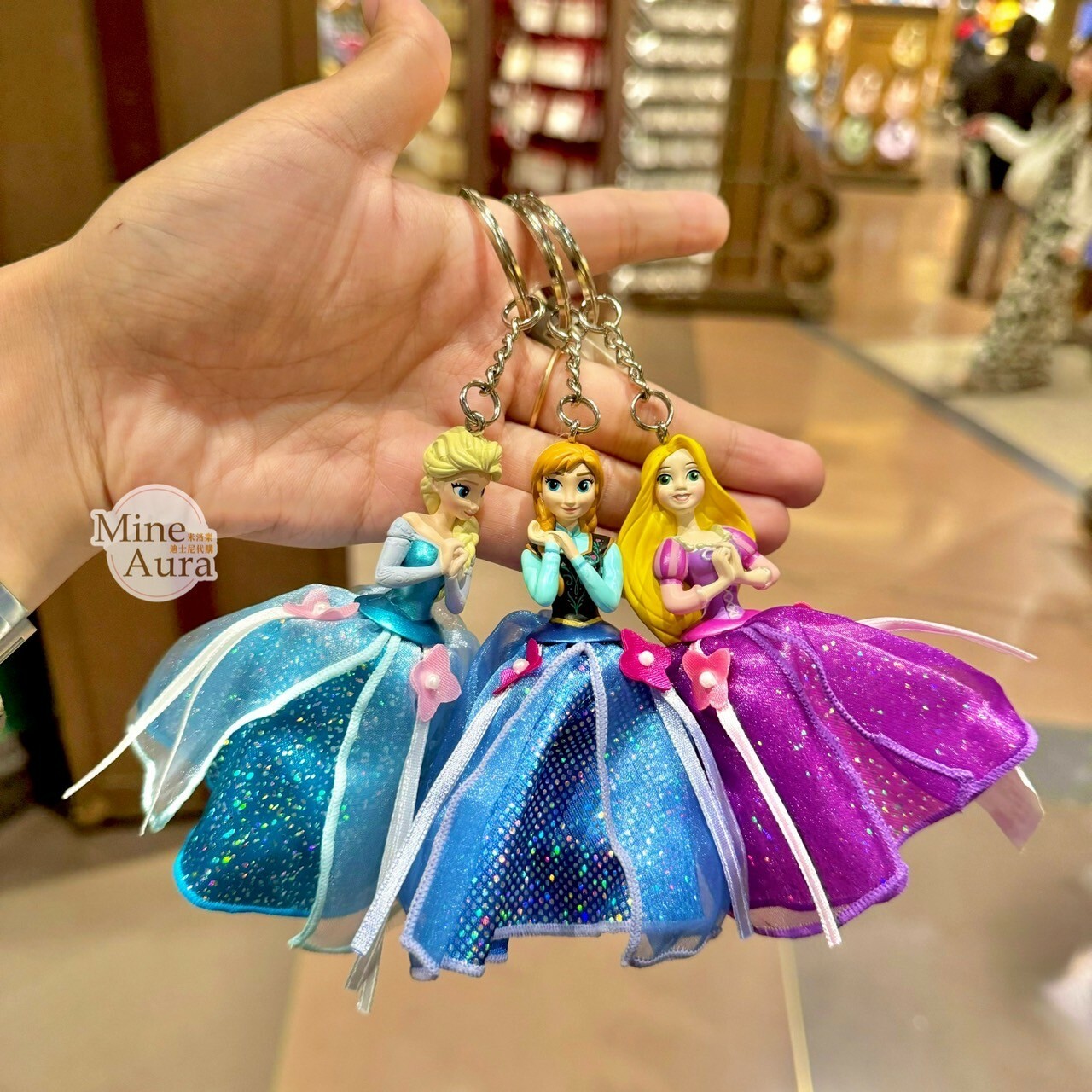 艾莎 Elsa 立體公仔站姿 禮服造型 吊飾 鑰匙圈 冰雪奇緣 Frozen -上海迪士尼樂園
