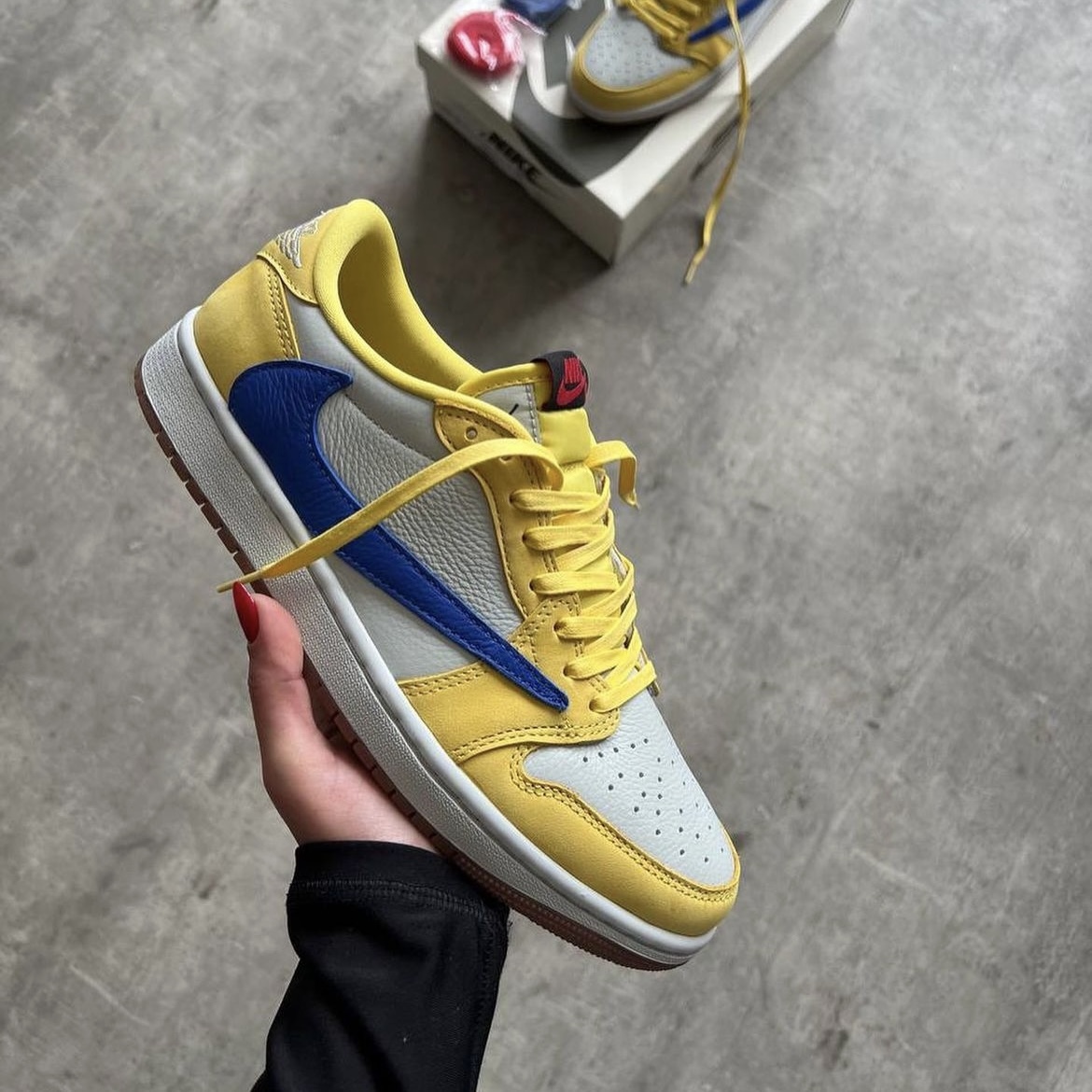 Nike Air Jordan 1 Low x Travis Scott Canary 倒勾 金絲雀