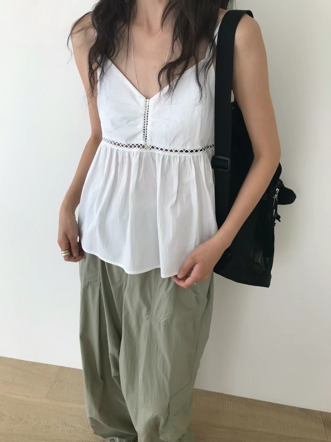 V吊帶洞洞縷空傘擺背心