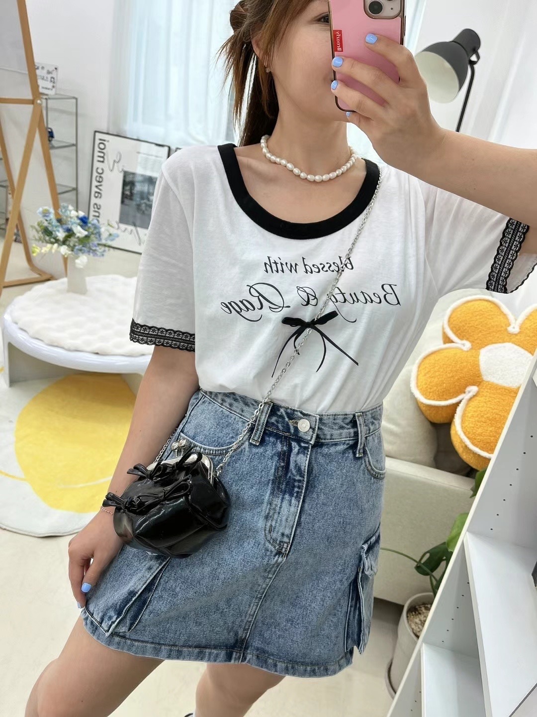 黑圓低領小結簽字t