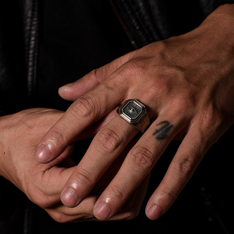 【ACCY057】惡魔之眼方形雕刻開口設計戒指