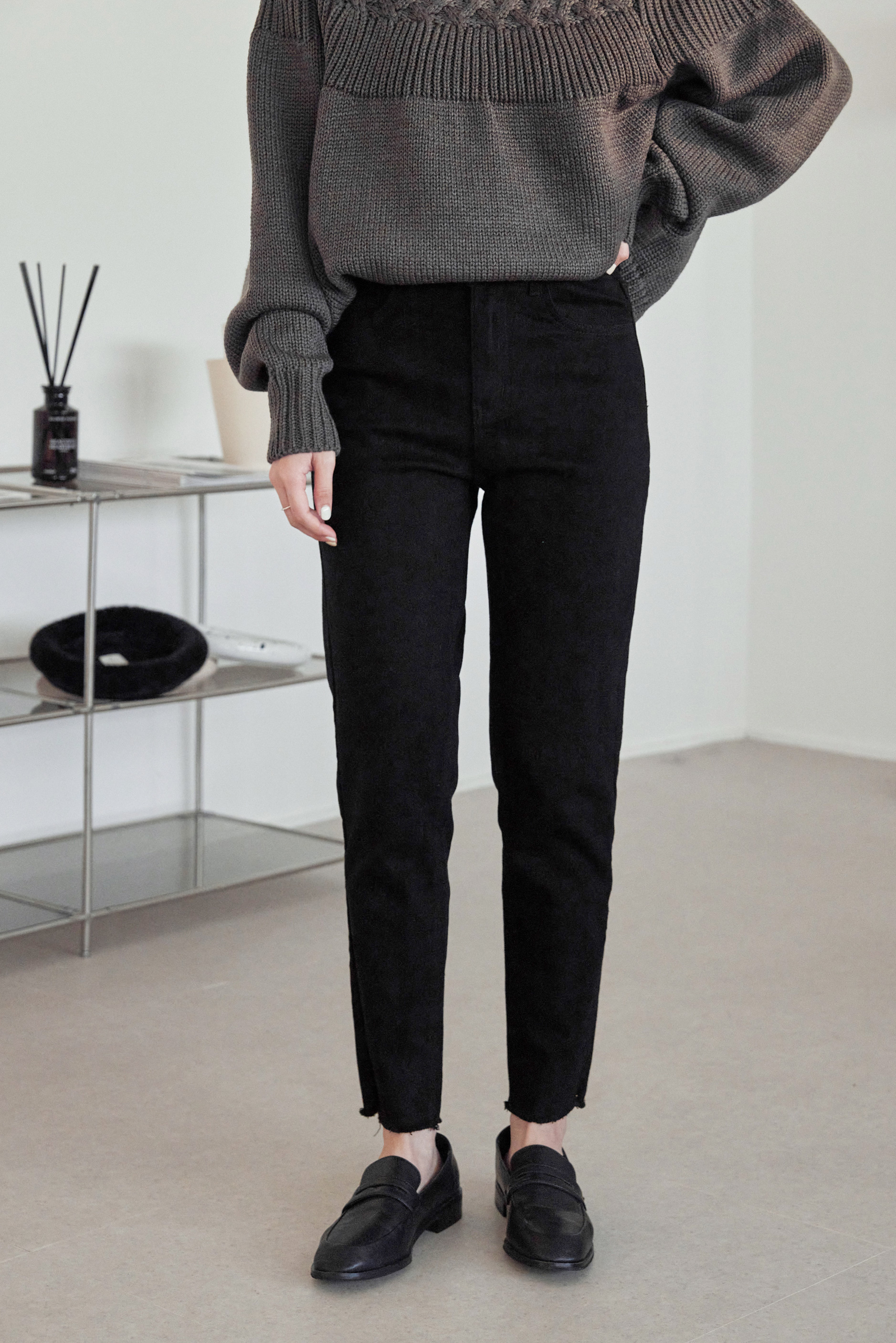 guten made/捨不得洗的超彈性抽鬚純色牛仔褲-黑