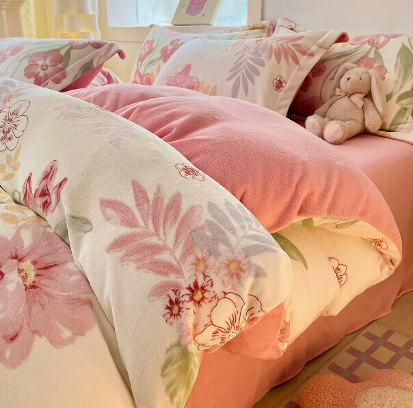 Popular four-piece milk velvet bed set (romantic for you [constant temperature + warm lock + no static electricity] [1.8-meter bed (four-piece fitted sheet set) suitable for 200*230cm quilt core])