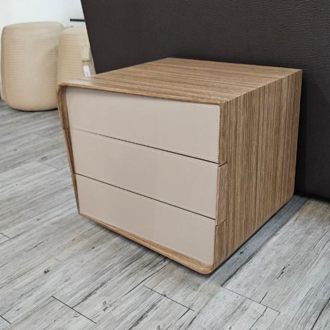 亞梅莉雅 | 木面三抽  | 床頭櫃