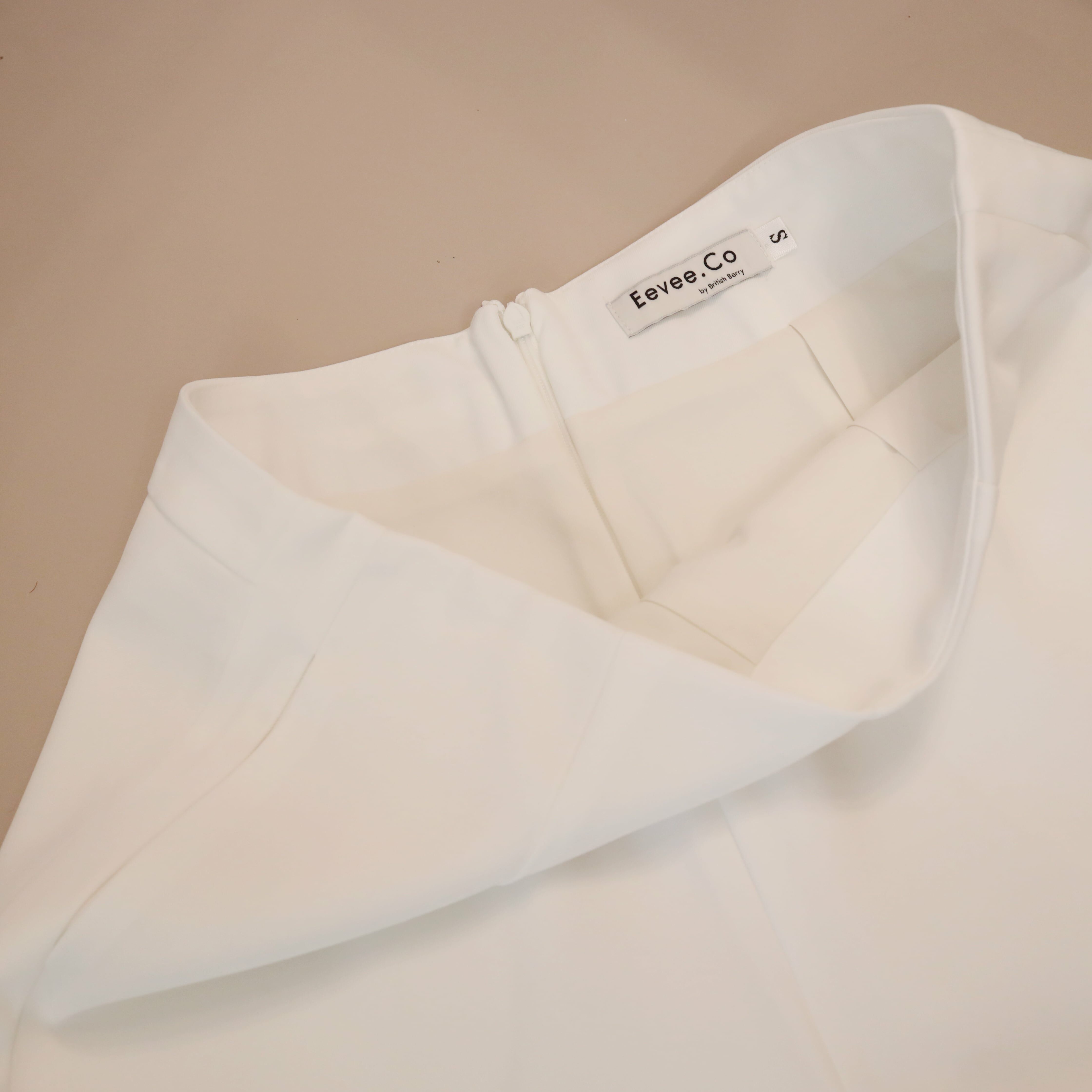 現貨 7028 米白西裝短褲