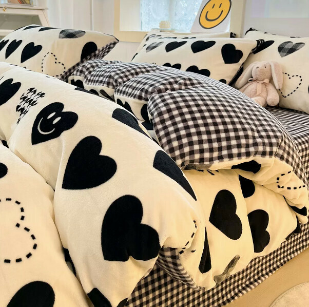 Popular four-piece milk velvet bed set (Care Bears [constant temperature + warm lock + no static electricity] [1.5-meter bed (four-piece set of bed sheets) suitable for 200*230cm quilt core])