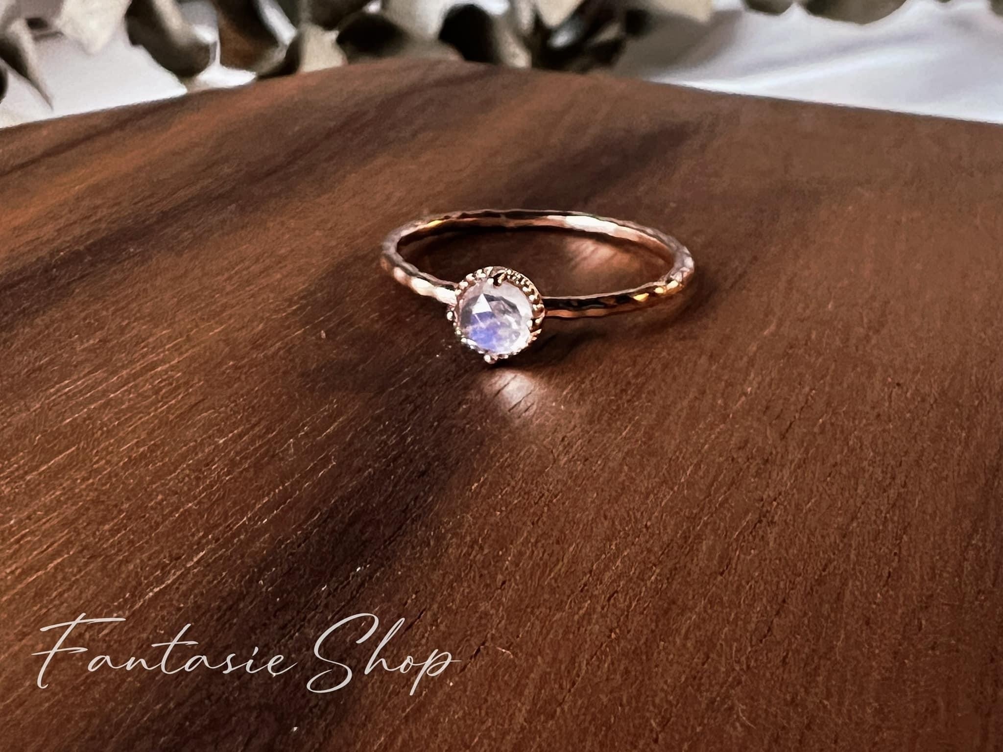 🇰🇷高質感輕珠寶飾品-古典月光石戒指