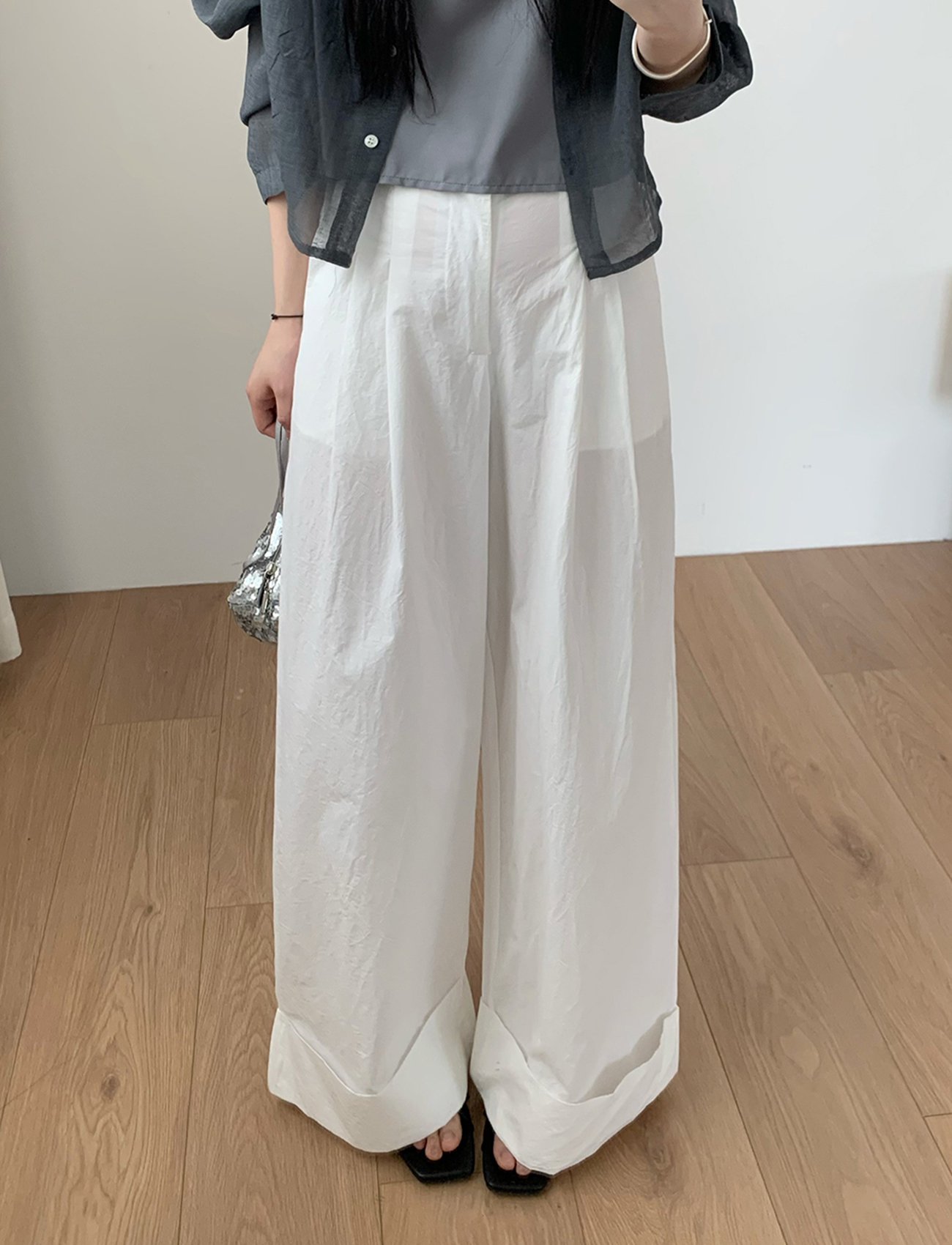 反褶褲管造型寬褲