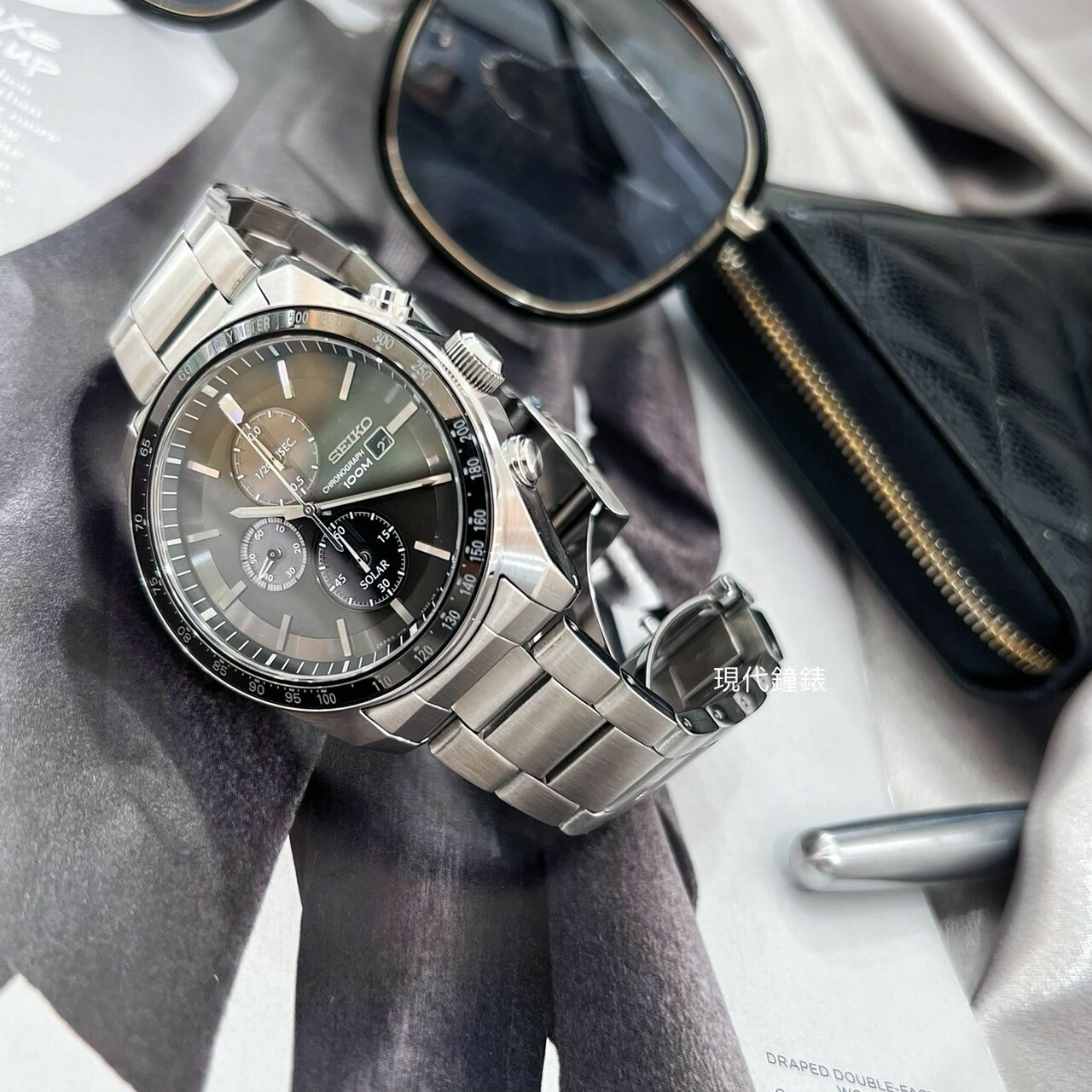SEIKO 精工】Chronograph黑面競速太陽能三眼計時男錶V176-0AZ0H 44mm