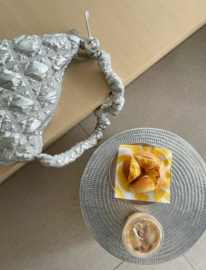 Carlyn Cozy Glaze Bag