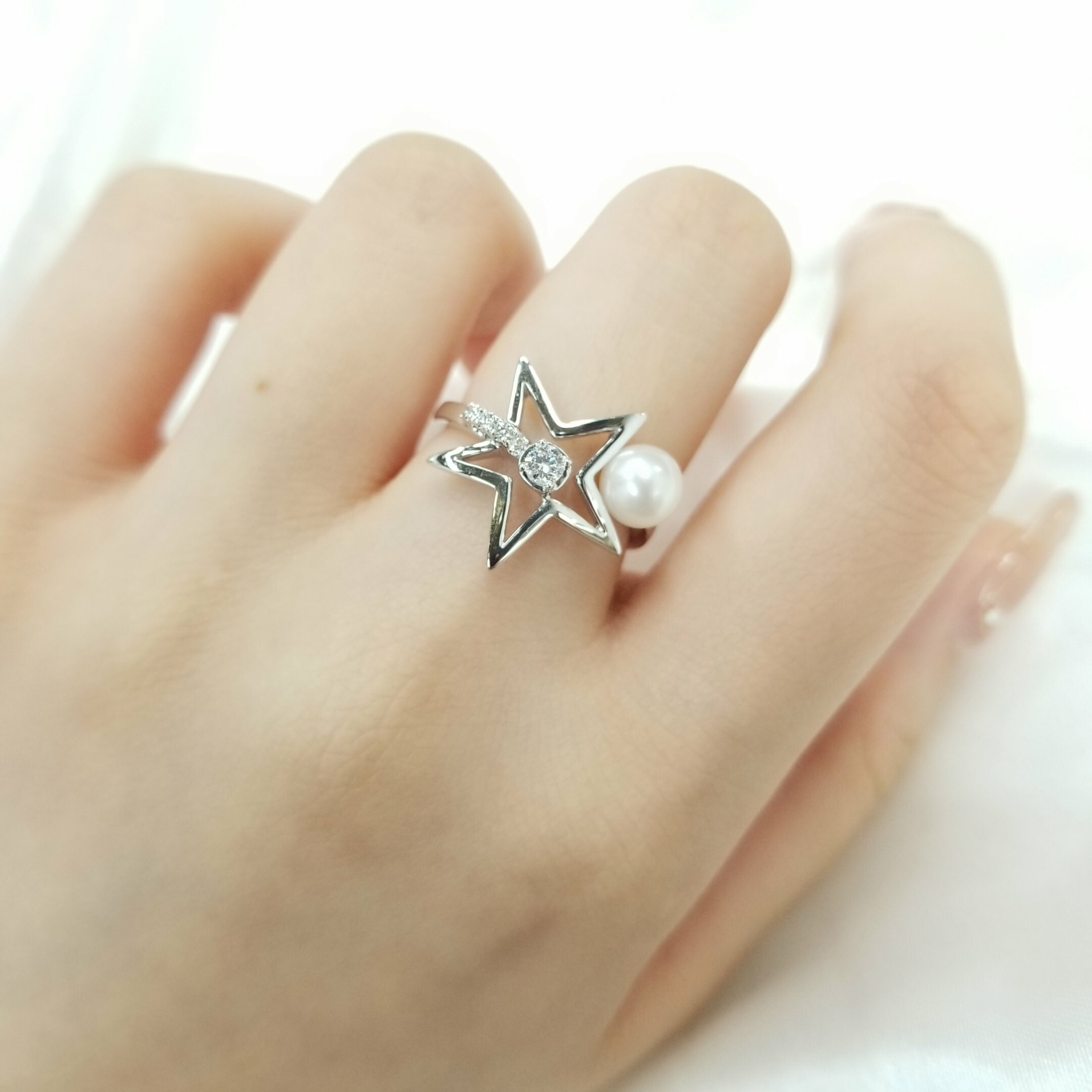 全新18K白金珍珠配10份鑽石戒指