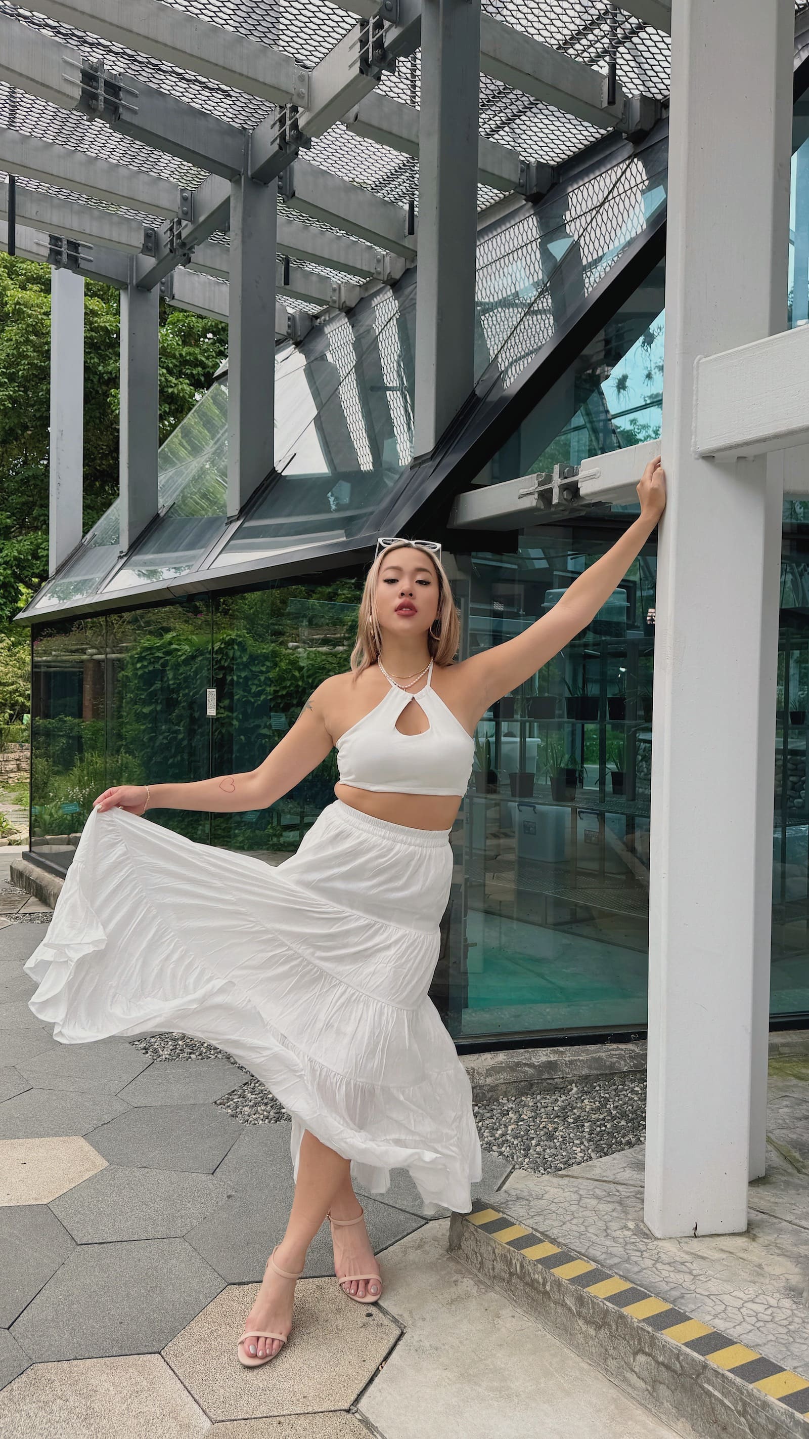 夏辣簍空綁帶背心