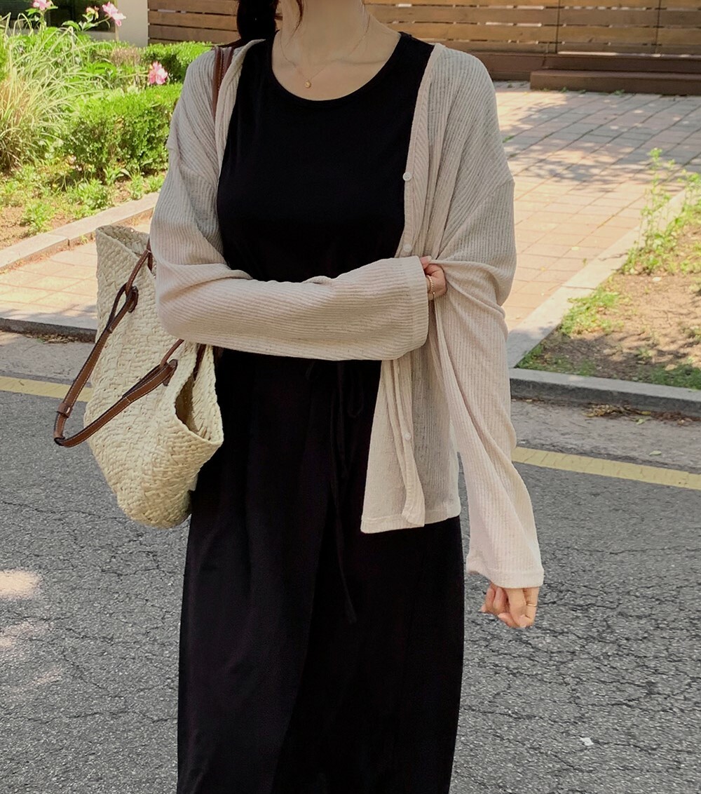 韓國grace muse授權 清冷氛圍柔絲薄透排扣針織外套