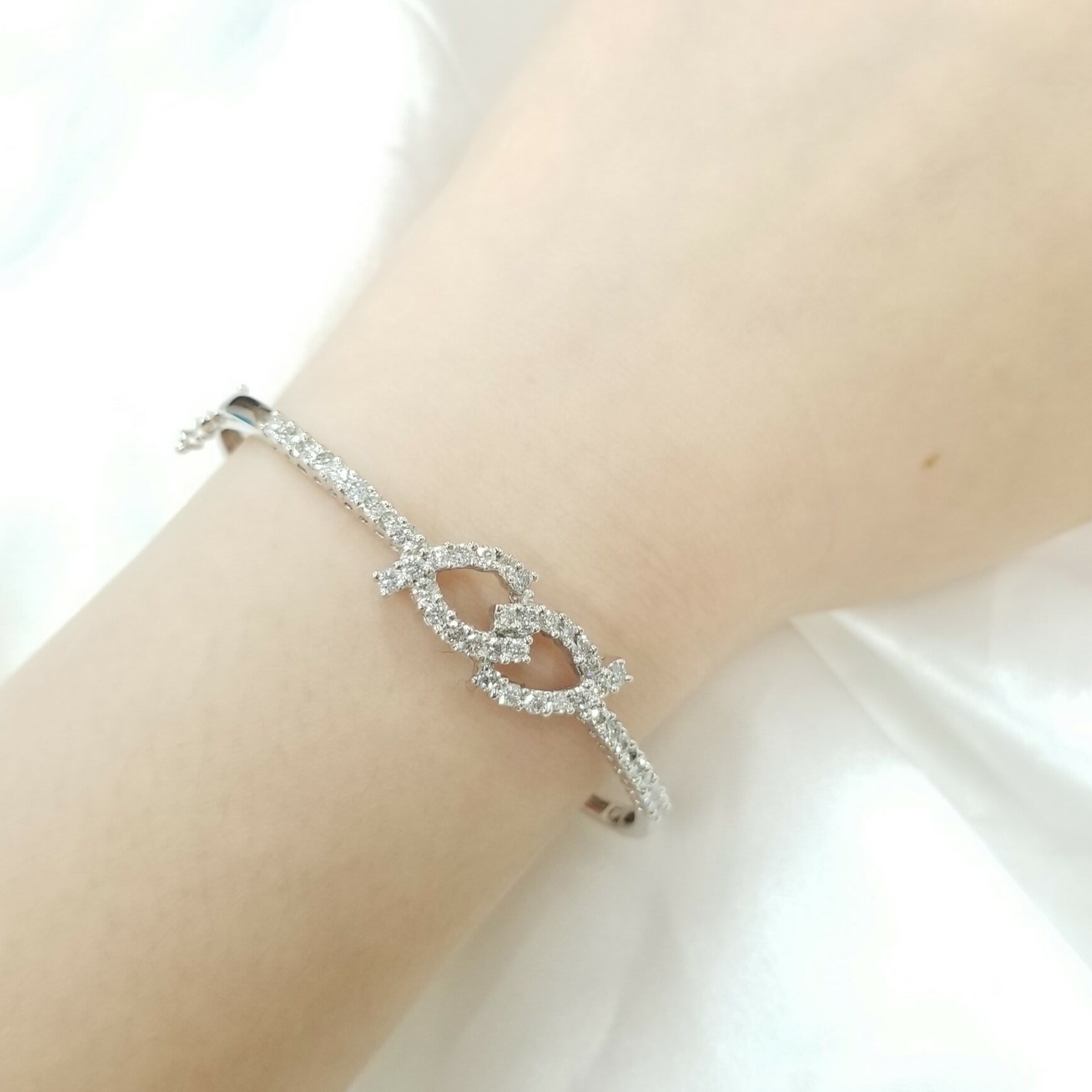 全新18K白金1卡26份鑽石手鈪