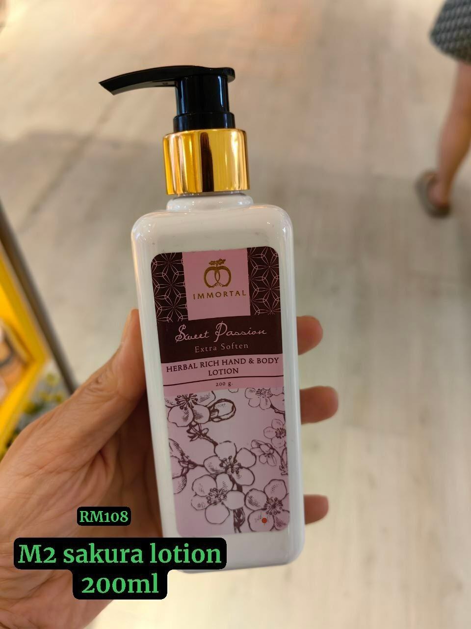 M2 Herbal Rich Hand /Body Lotion - SAKURA 樱花味200ml