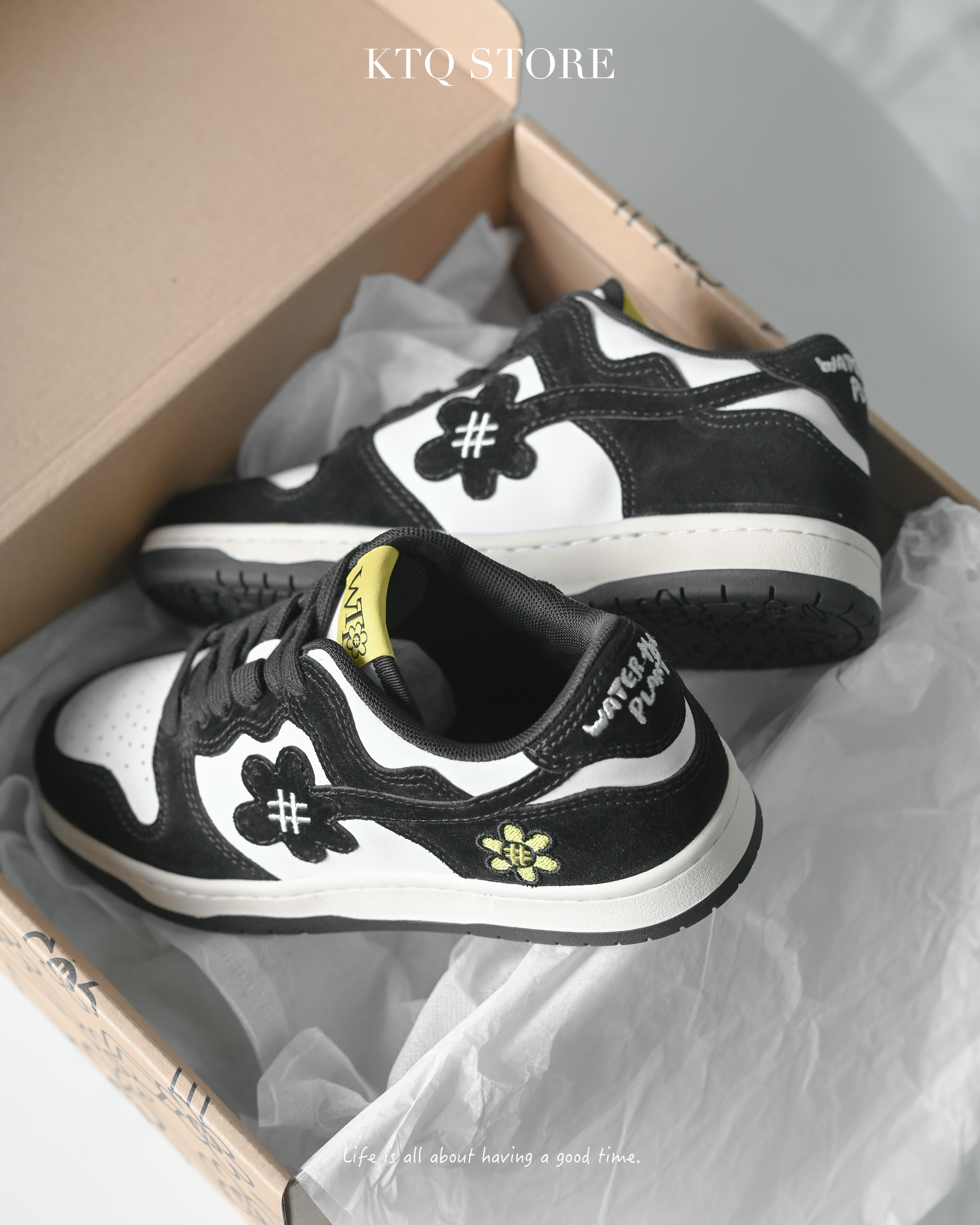 KTQ STORE ‧  Water The Plant "Mono" 花花小倒勾 黑白 日本限量