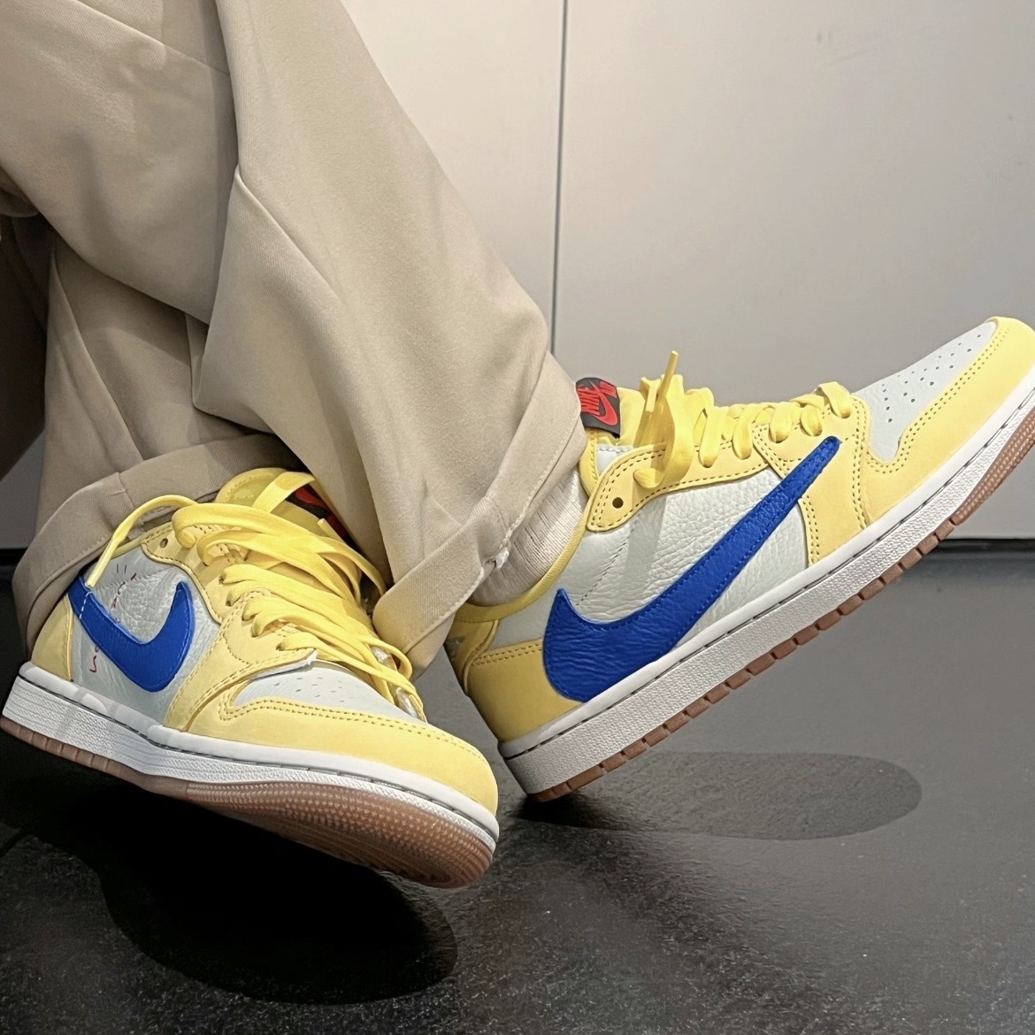 TRAVIS SCOTT X NIKE AJ1 LOW OG CANARY YELLOW 金絲雀 倒勾 DZ4137-700
