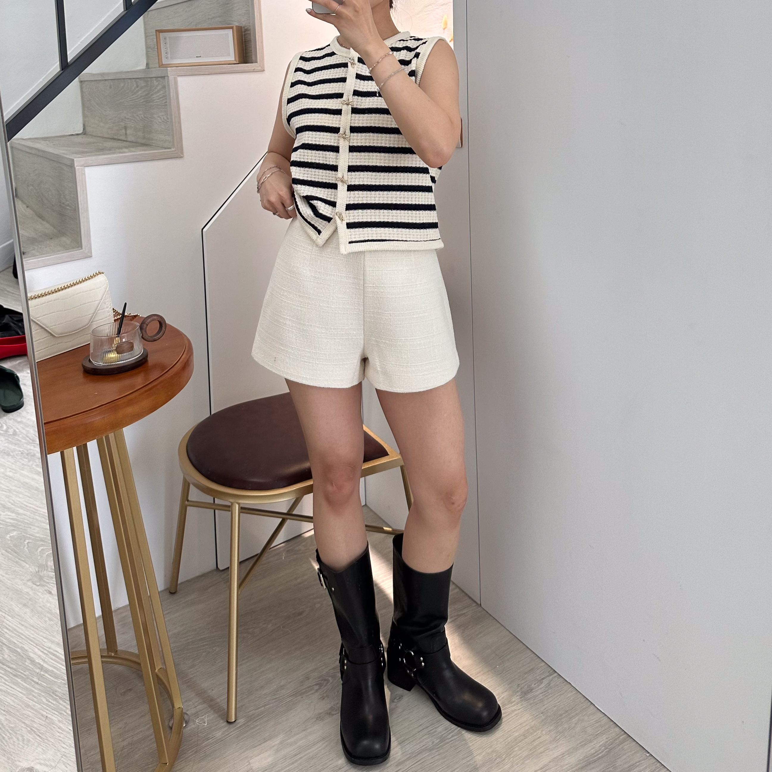 M15薄料毛呢小香感白短褲(S/M)