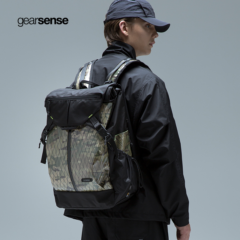 COMBACK 戶外旅行機能大容量防水FIDLOCK磁力扣款背包