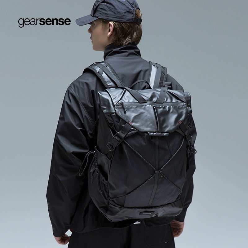 COMBACK 戶外旅行機能大容量防水FIDLOCK磁力扣款背包