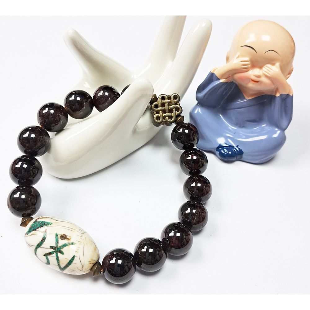 嗡{老硨磲}&吉祥結&紅石榴手珠10mm【十方】128423