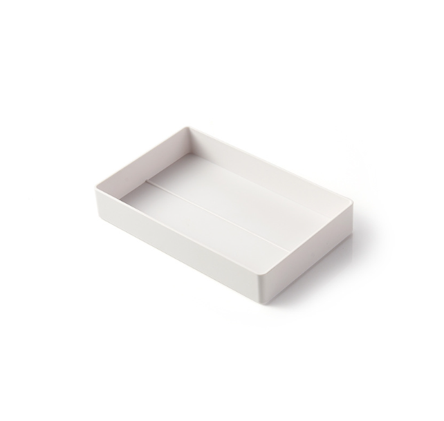 [Single off-white small storage box]
