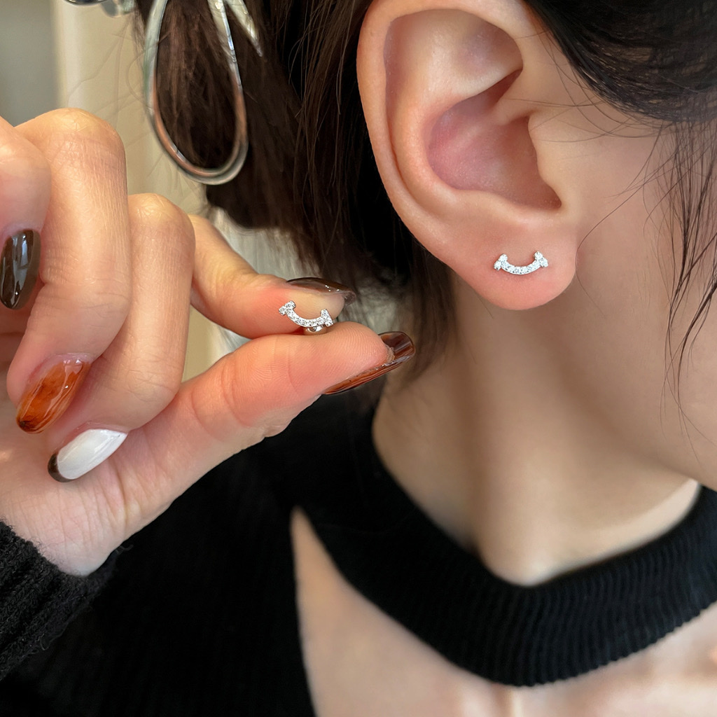 s925純銀 smile低奢微笑銀鑽螺絲耳釘
