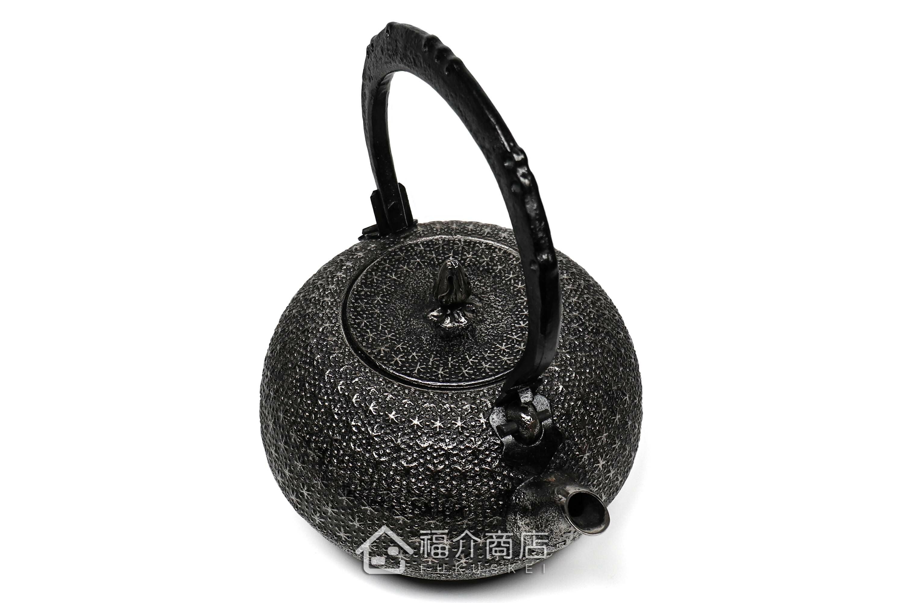 泡茶煮水用的布團型本龜甲紋砂鐵壺