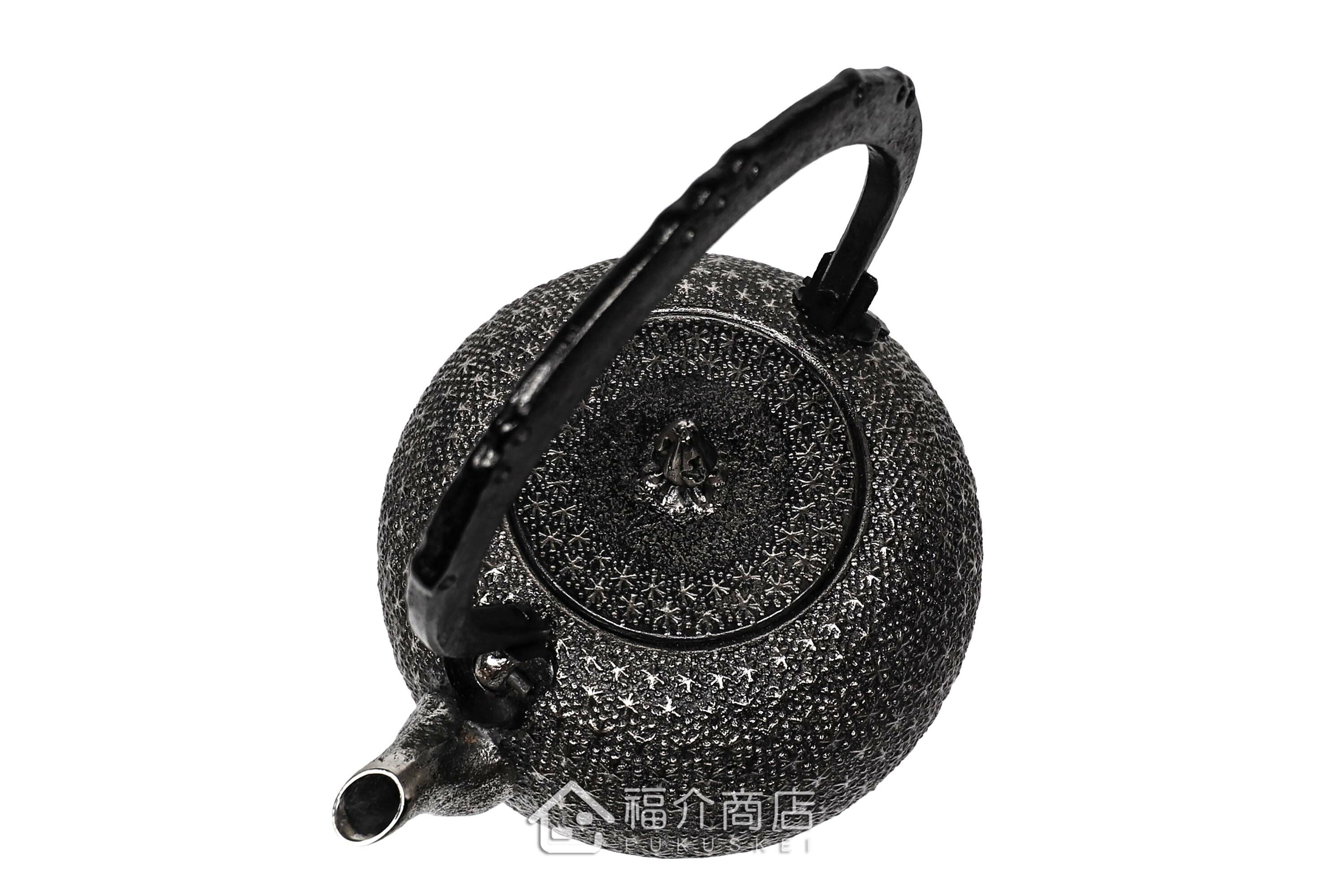 泡茶煮水用的布團型本龜甲紋砂鐵壺