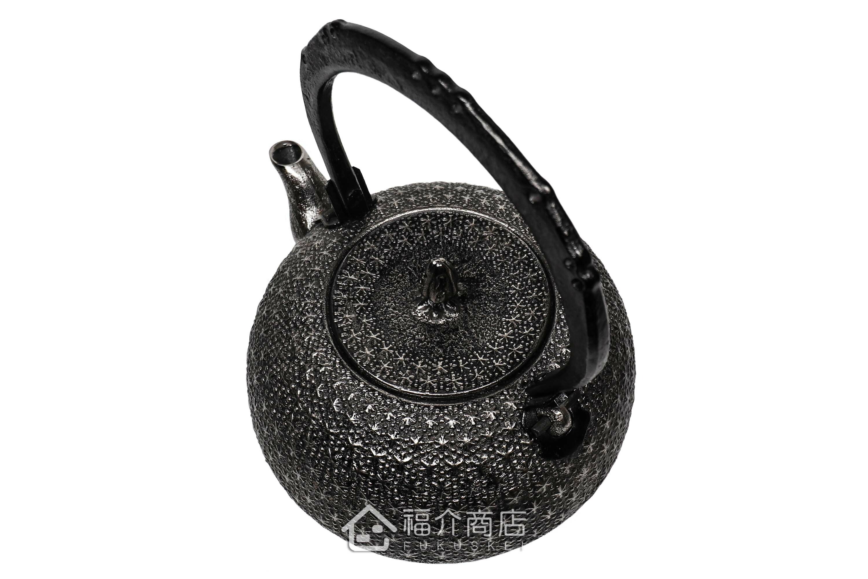 泡茶煮水用的布團型本龜甲紋砂鐵壺