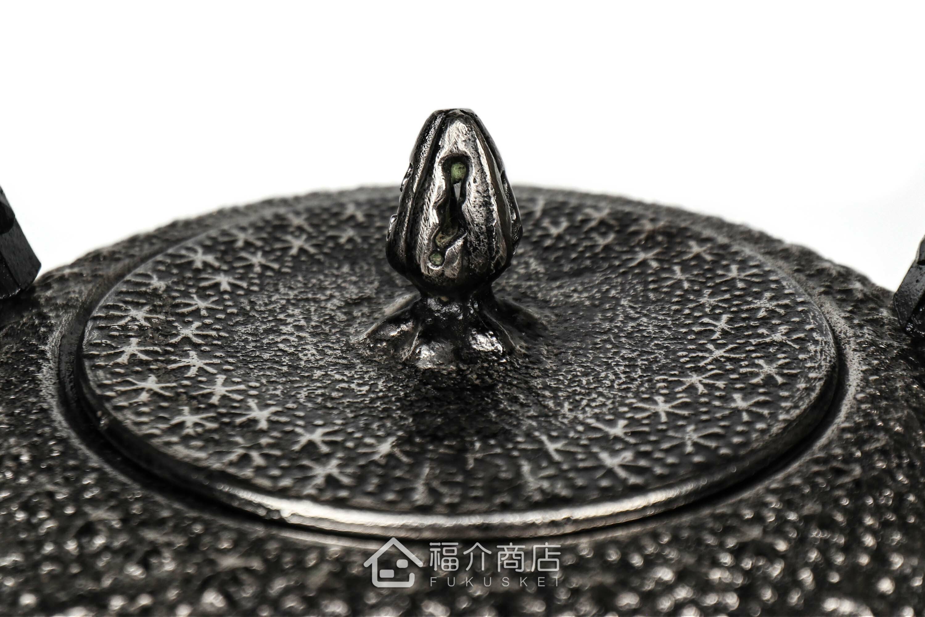 日本薰山工房製作的砂鐵壺