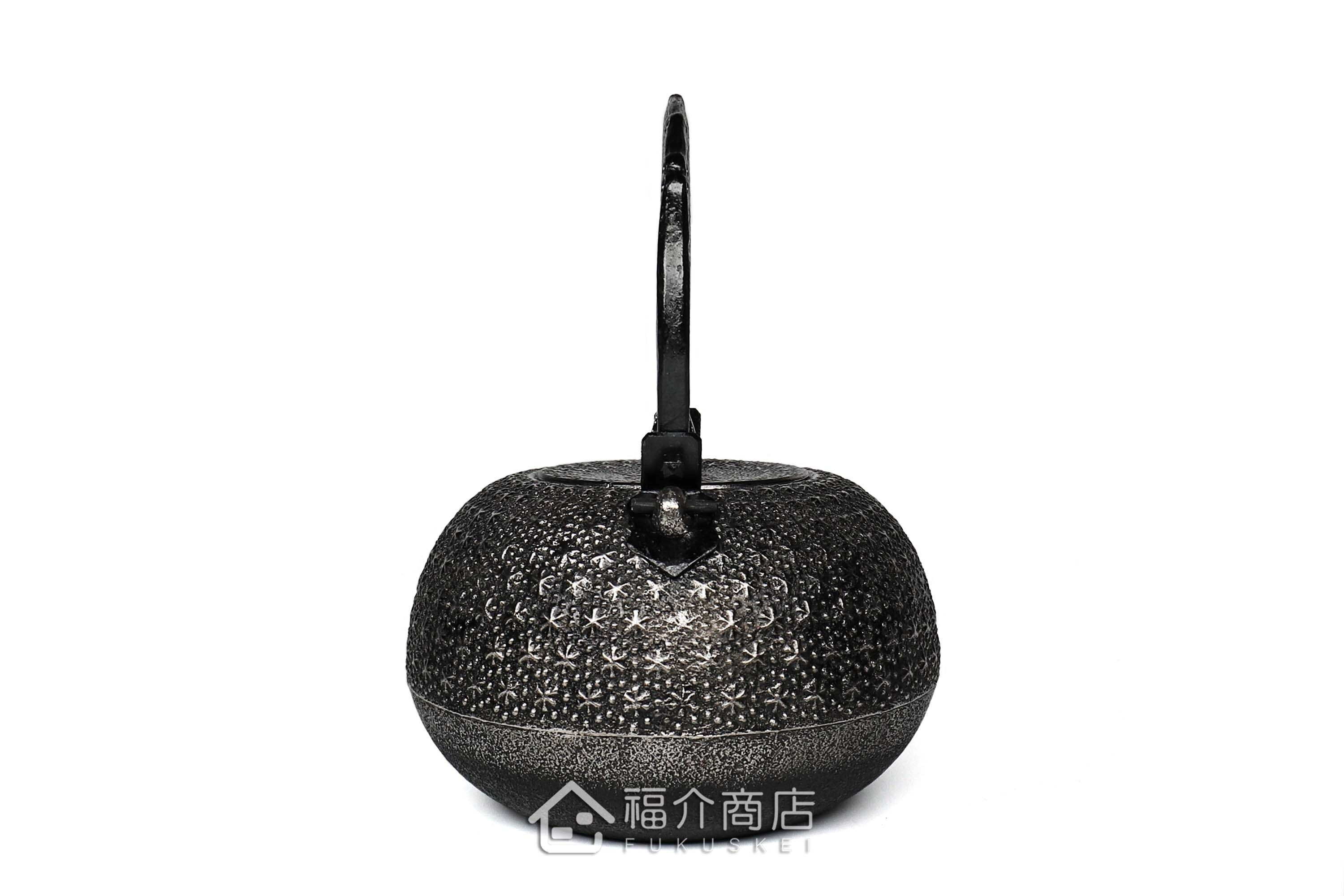 泡茶煮水用的布團型本龜甲紋砂鐵壺