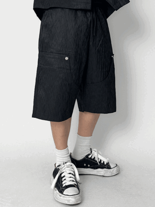 褶皺尼龍卡彭特短褲