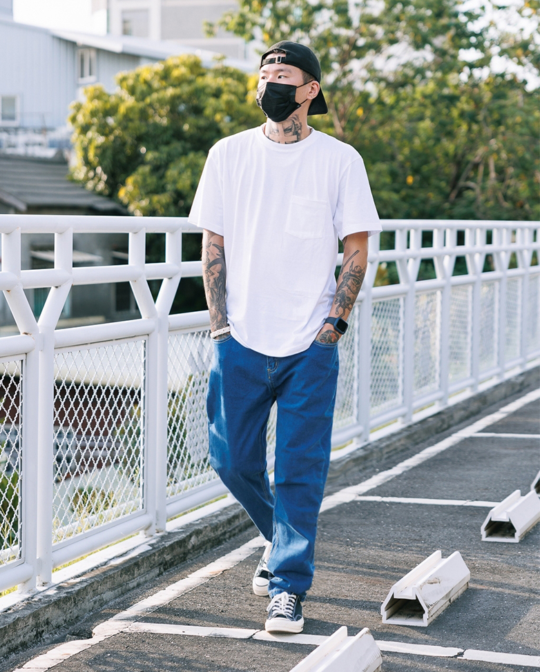 Urban City Boy上寬下窄 錐形修身牛仔長褲