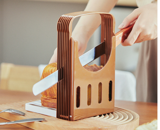 Bread cutter