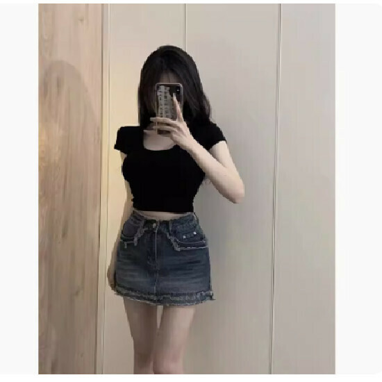 熱賣修身短款上衣【黑色】（優質純棉）【S-XL】（下單後請聯絡客服確認發貨尺碼）