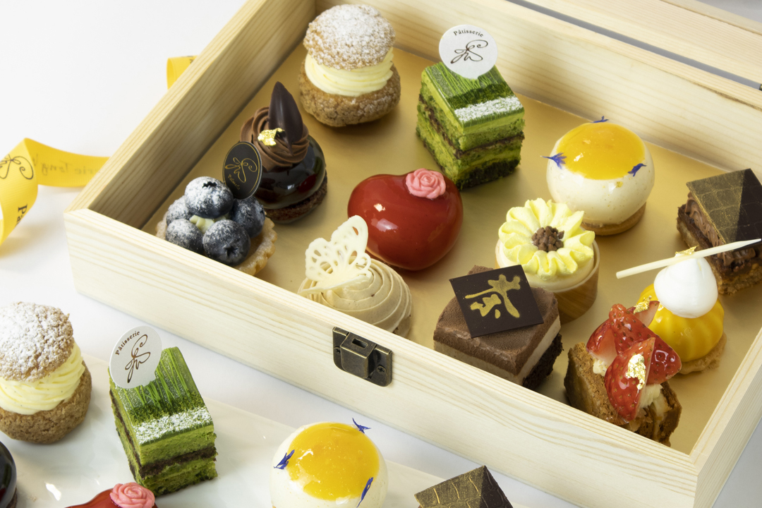 Pastry Parade PTW127B