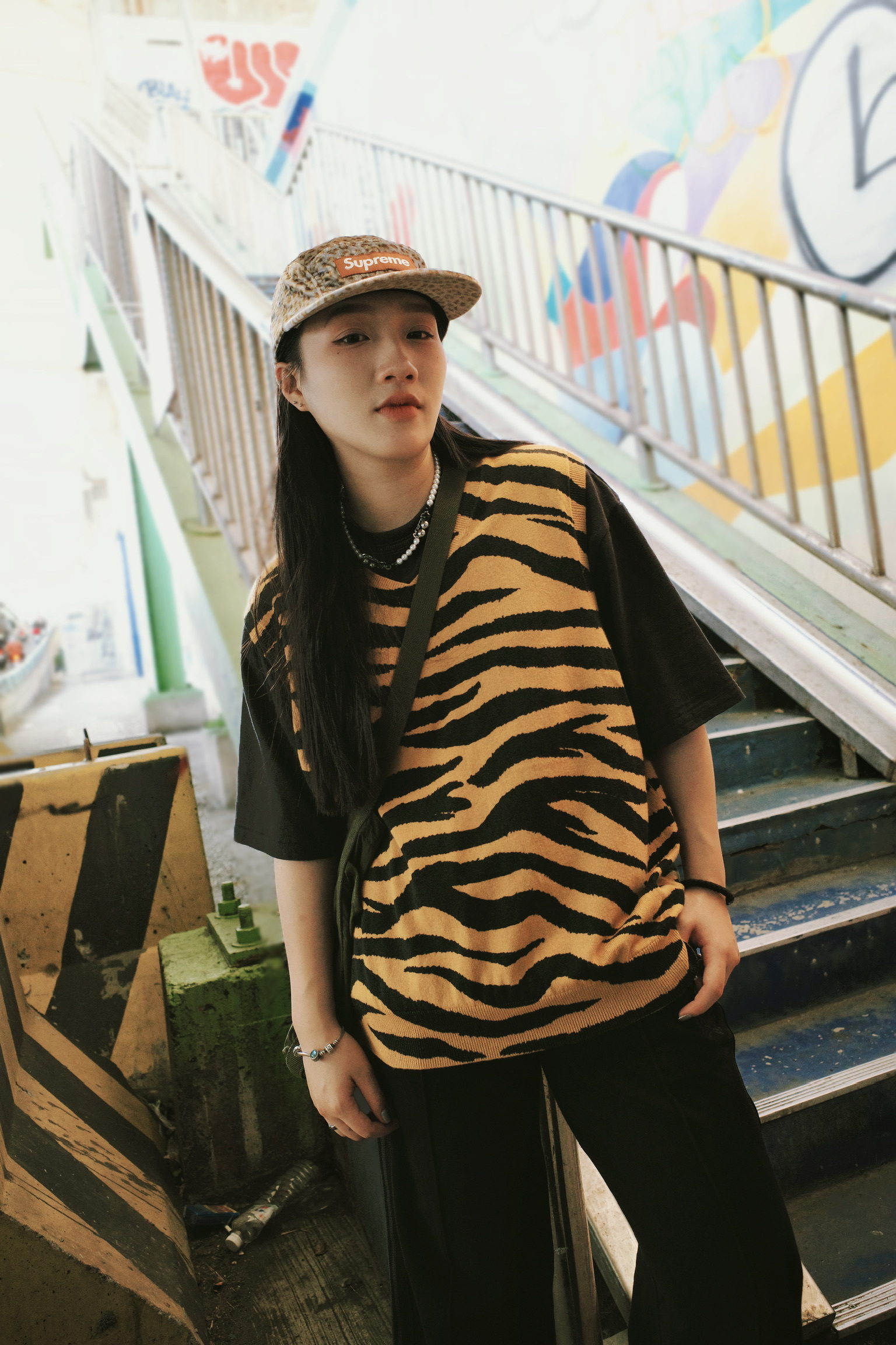 STUSSY  虎紋針織背心 棕黑/紅藍