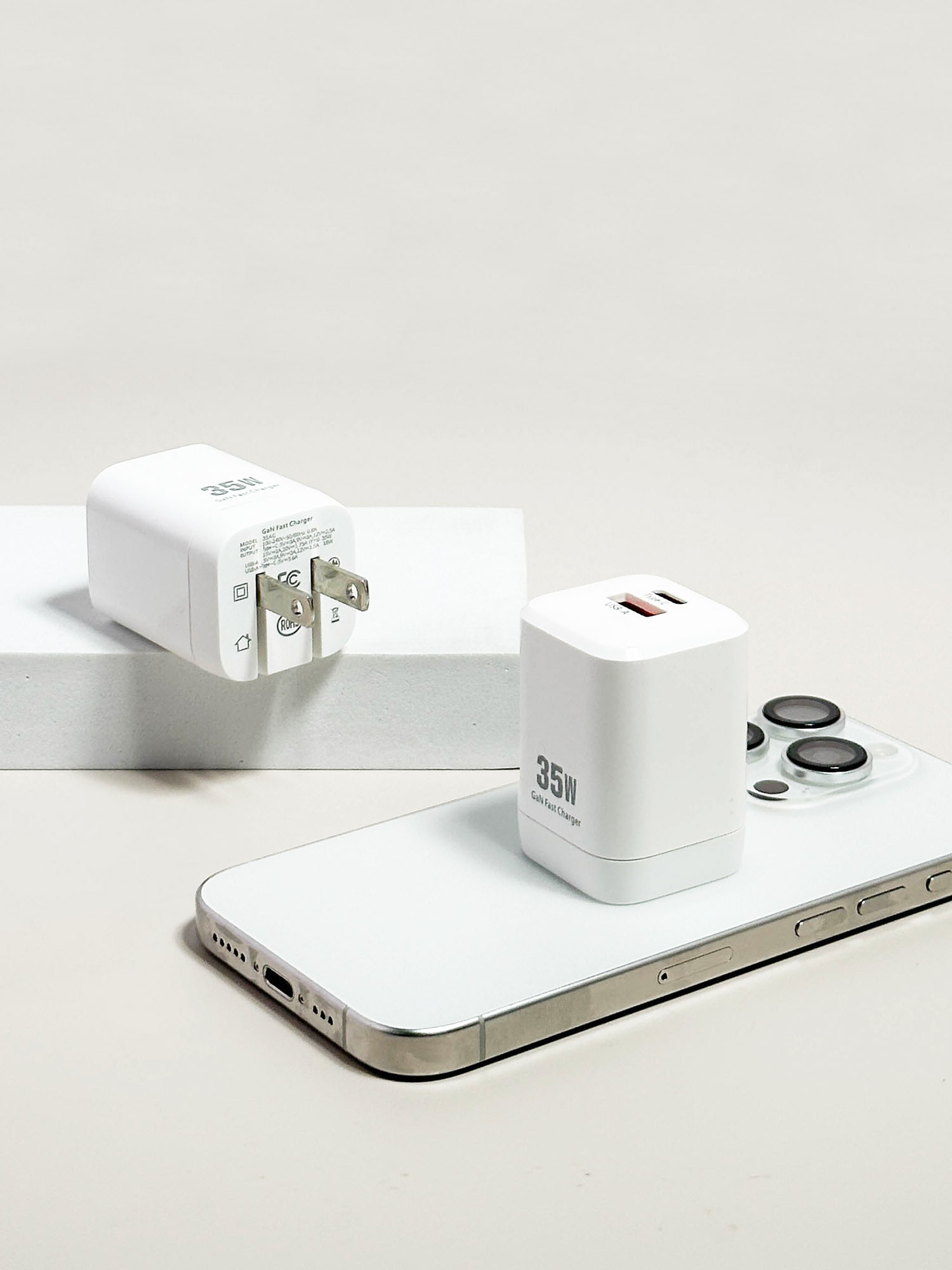 35W 二合一GaN氮化稼快速充電頭｜手機快充豆腐頭 雙插槽設計