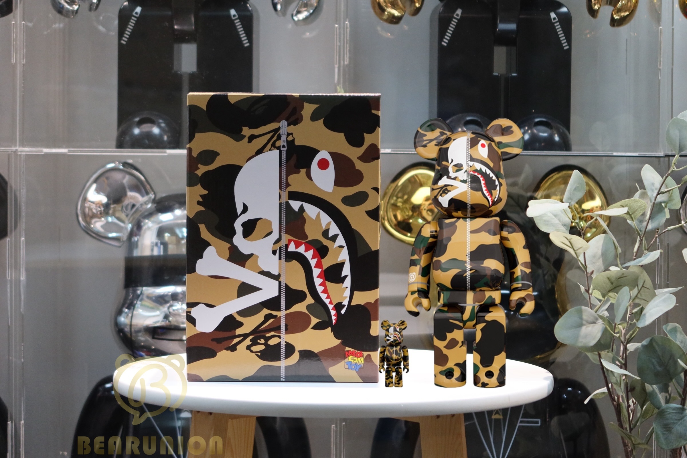 🥇現貨🥇BEARBRICK 400% 100% MASTERMIND X BAPE CAMO SHARK