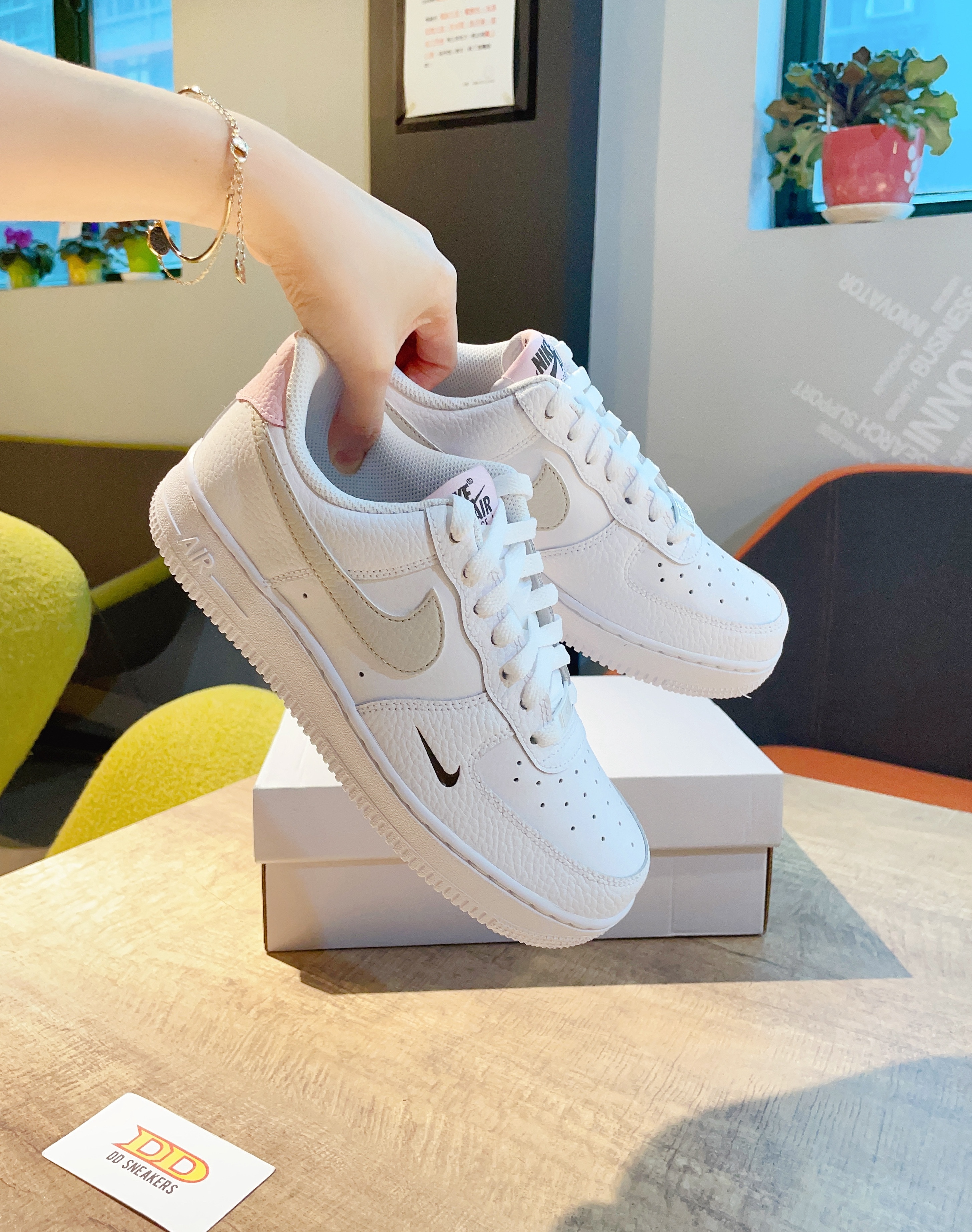 nike air force blush