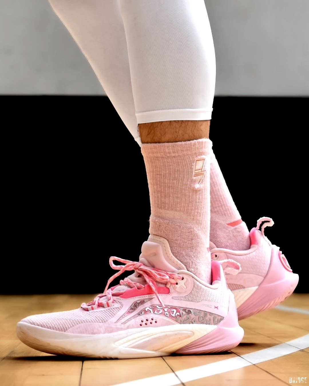 LI-NING 閃擊10 櫻花