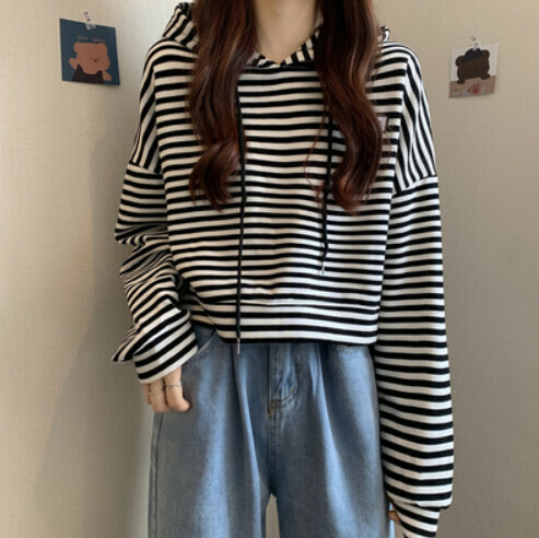 Vintage Sweatshirt Women's Long Sleeve Top (Black & White Striped One-size-fits-all)