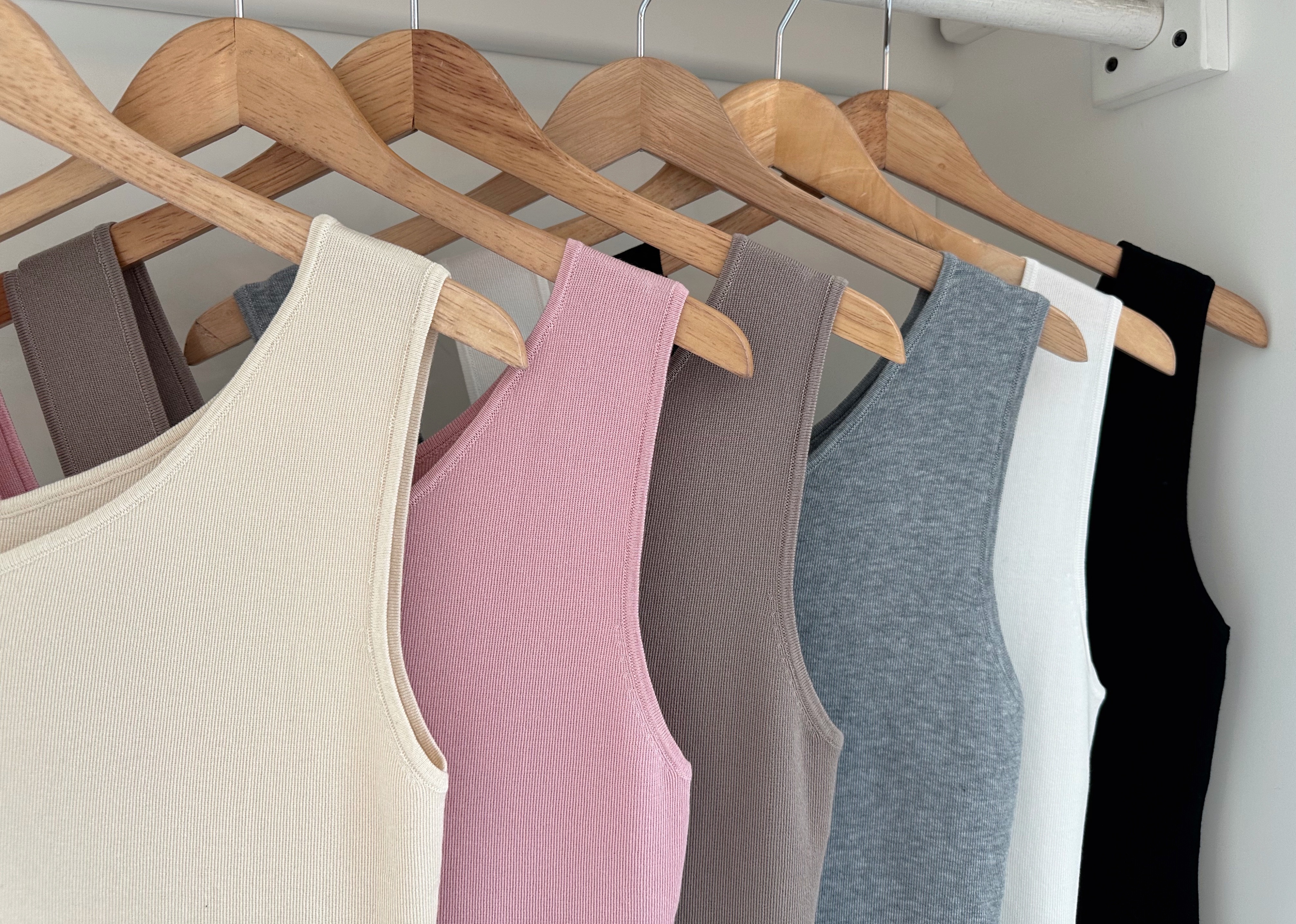 STRAP INNER KNIT TOP