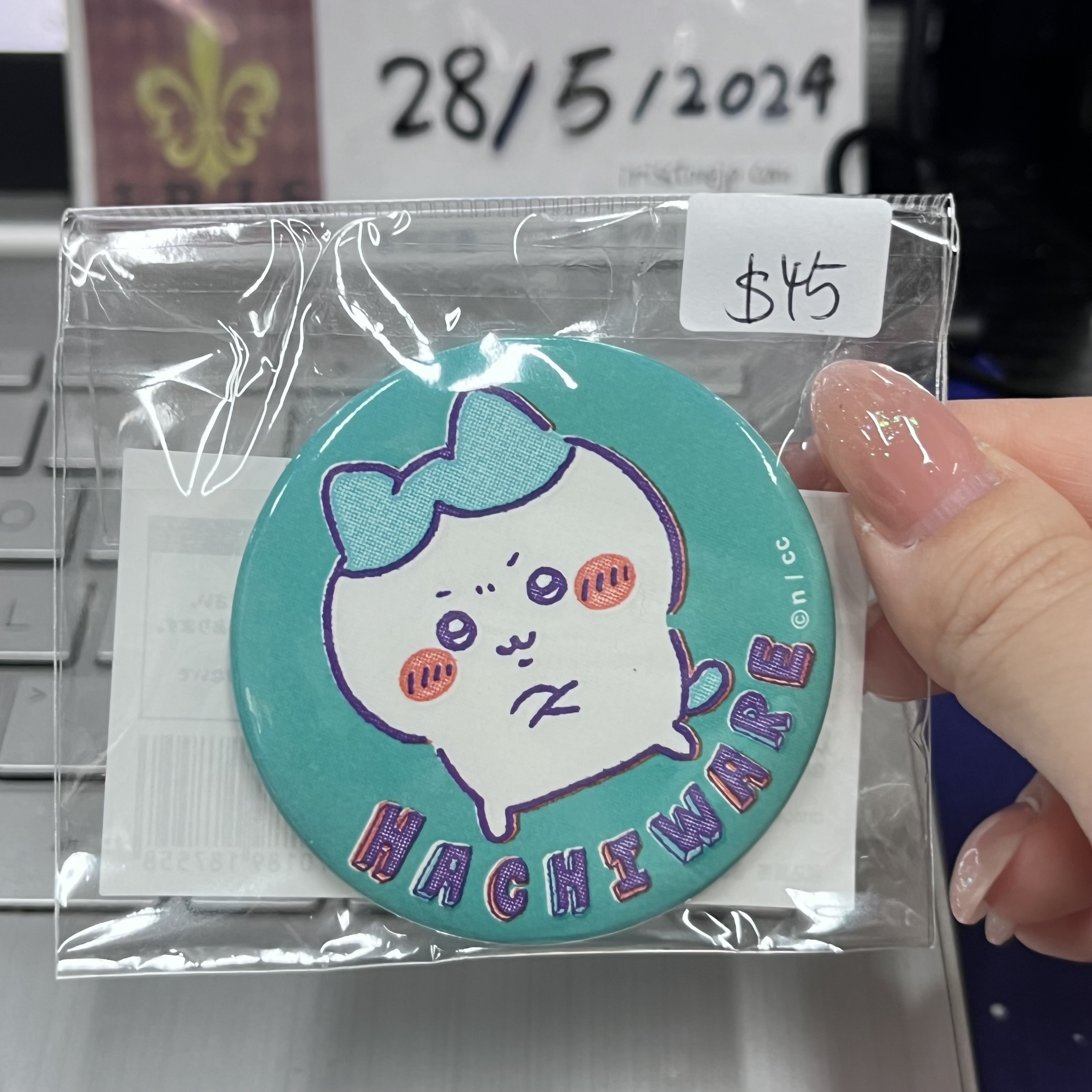 CHIIKAWA 八字貓 襟章