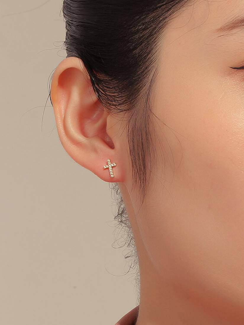 Whomfor 水鑽小十字架銀針耳環(可改耳夾)