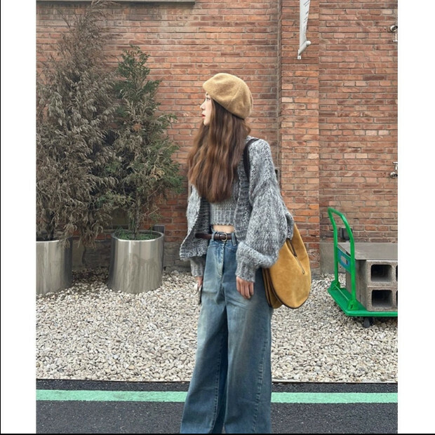 Hot selling knitted cardigan two-piece set [gray suspenders + jacket] sizes [S-XL] [please contact customer service after placing the order to confirm the delivery size]