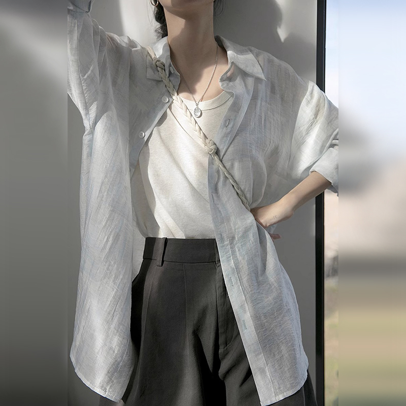 Hot selling ice silk thin shirt (light blue S size-XL size) (please contact customer service to confirm the delivery size after placing the order)
