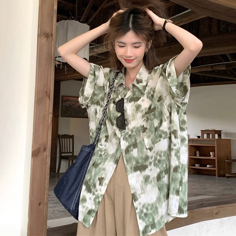 Hot selling floral shirt (green size S-XL) (please contact customer service to confirm the delivery size after placing the order)